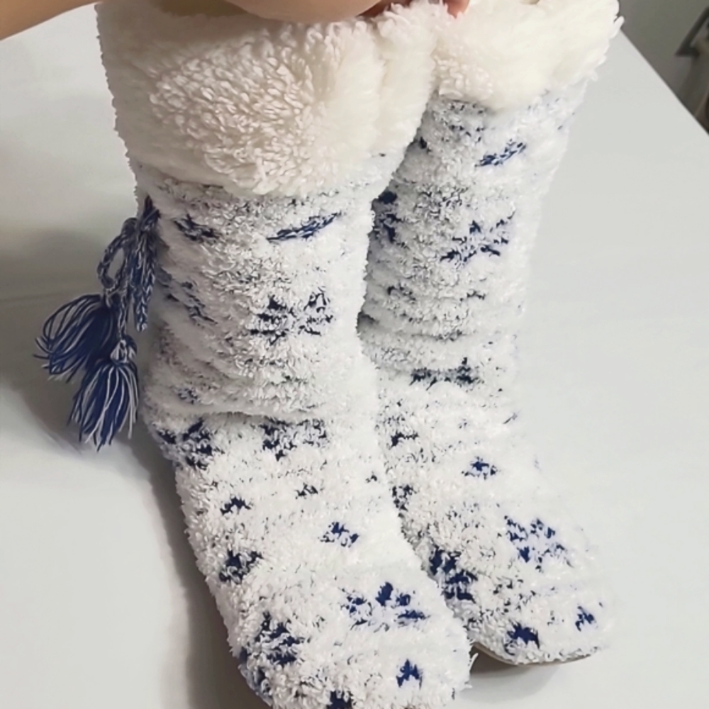 Jane and Bleecker winter socks.